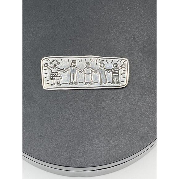 E.F.S. MEXICO 925 Silver - Vintage Save the Children/ Holding Hands Brooch Pin - Picture 2 of 10